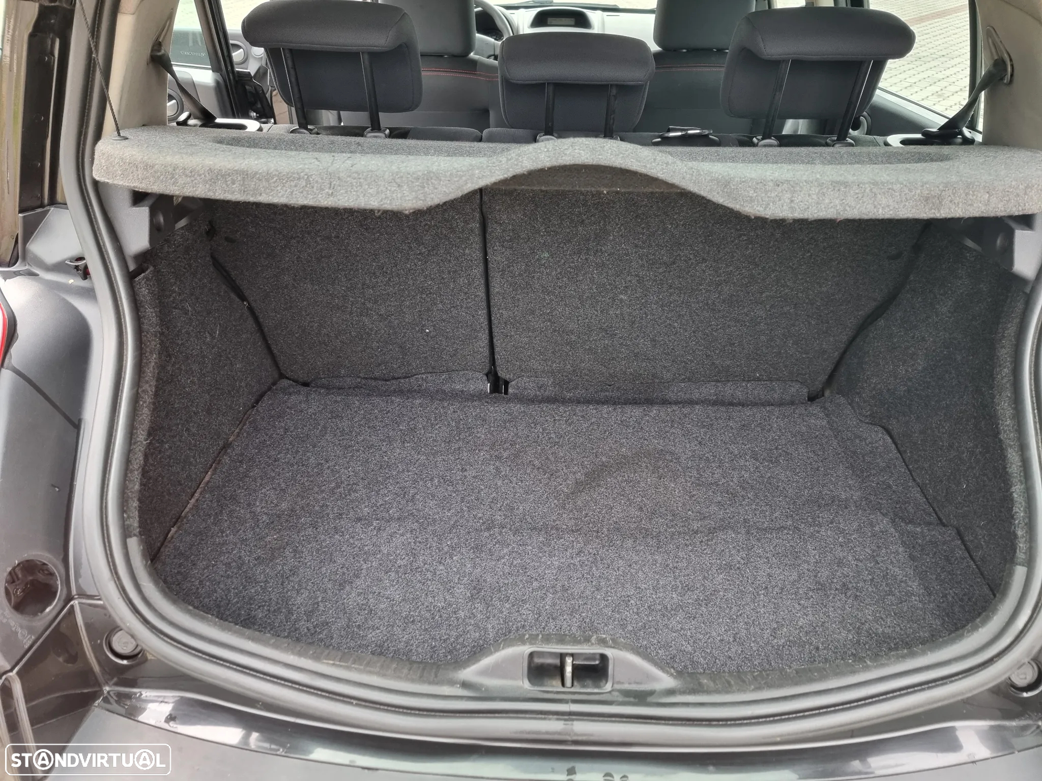Renault Mégane 1.5 dCi Emotion - 13