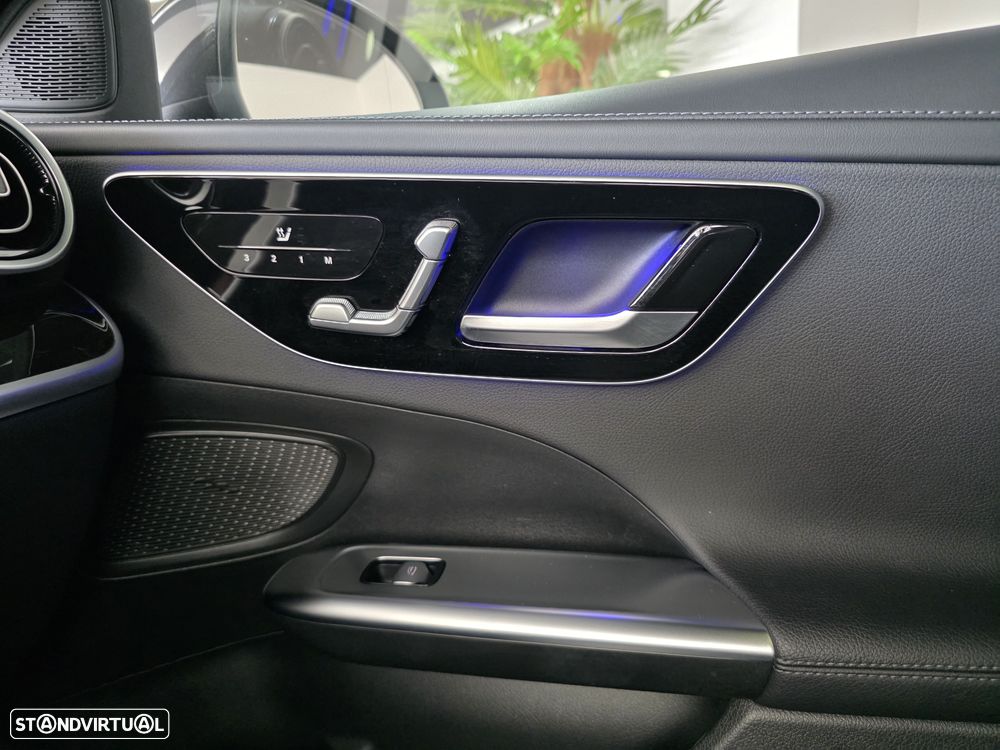 Mercedes-Benz C 300 e T 9G-TRONIC AMG Line - 25