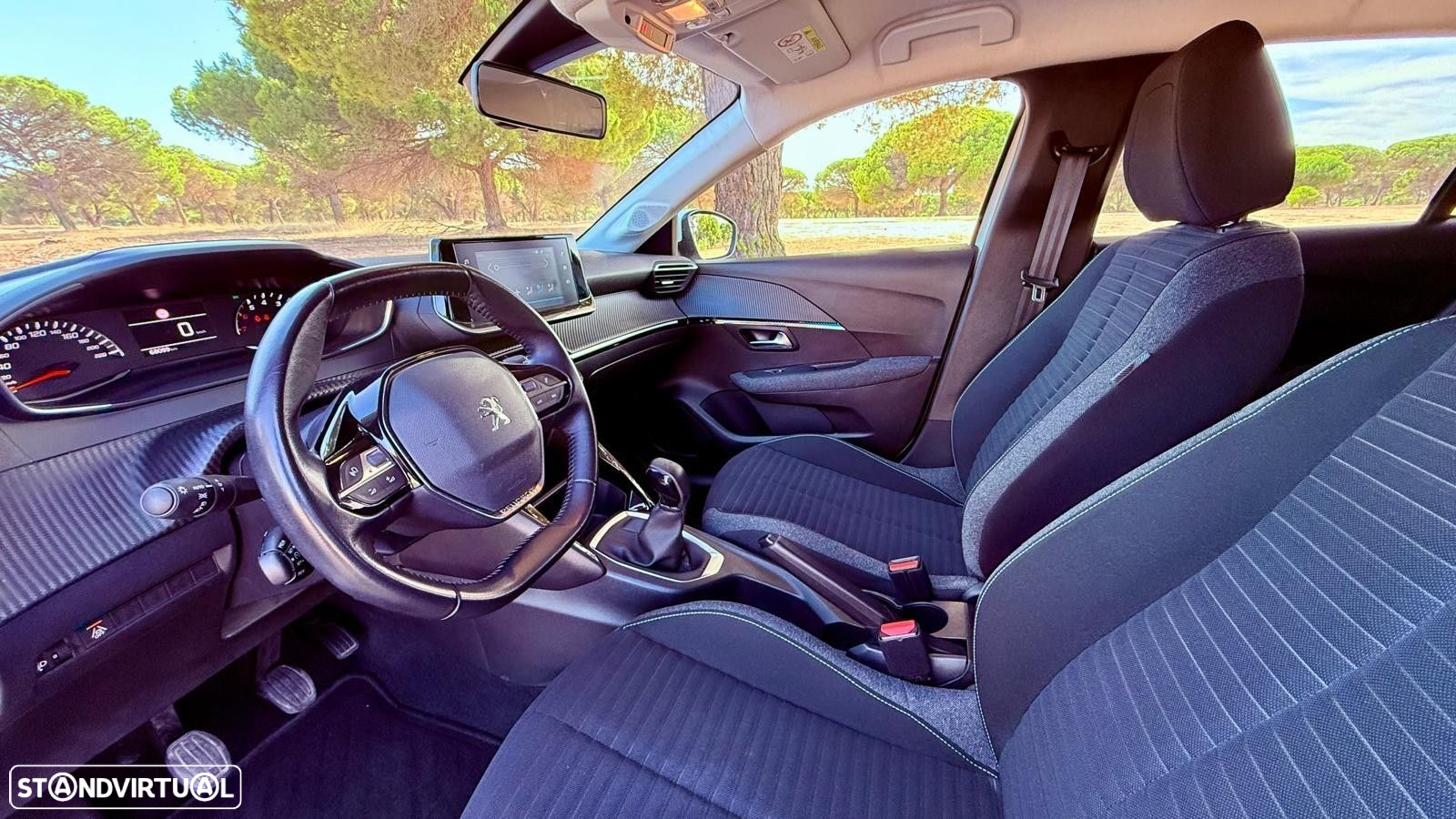 Peugeot 208 1.2 PureTech SE Style - 31