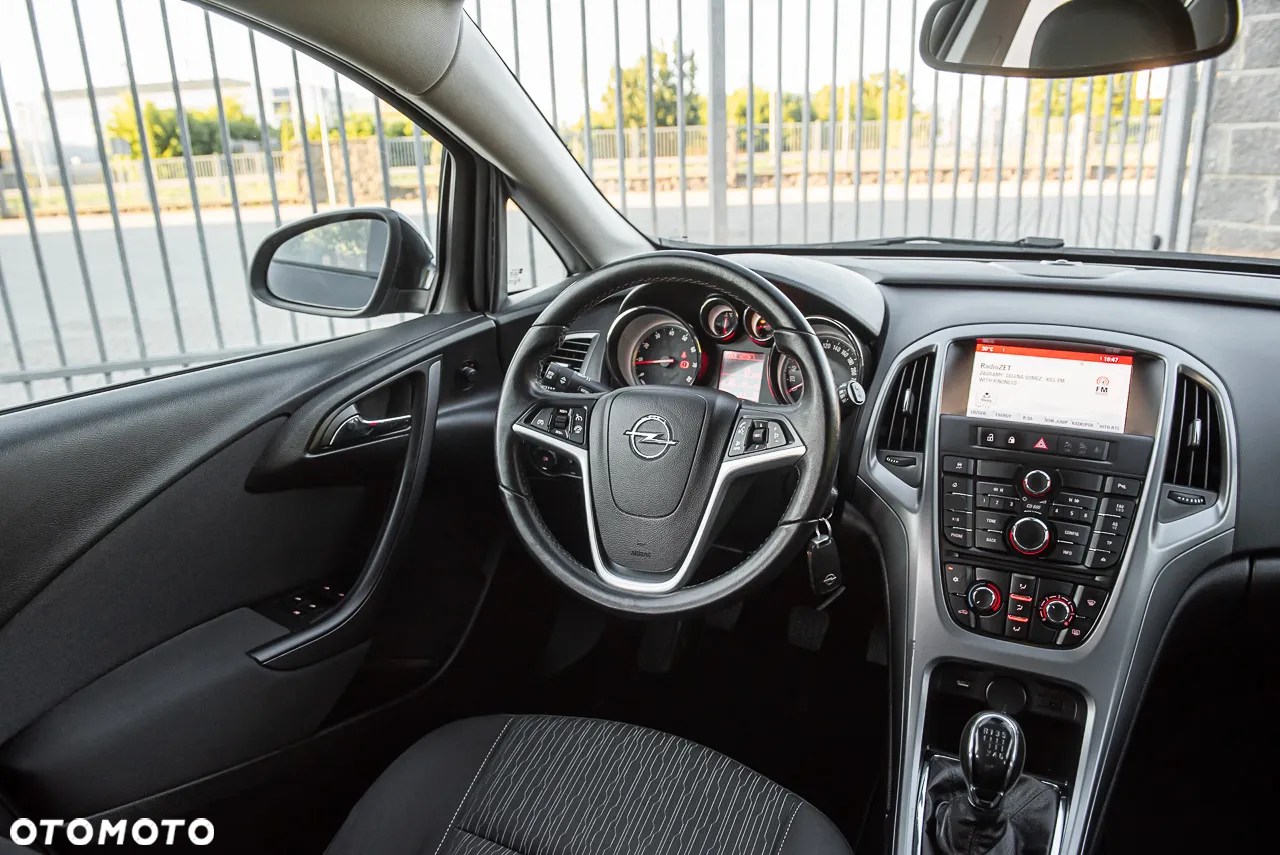 Opel Astra 1.4 Turbo Exklusiv - 24