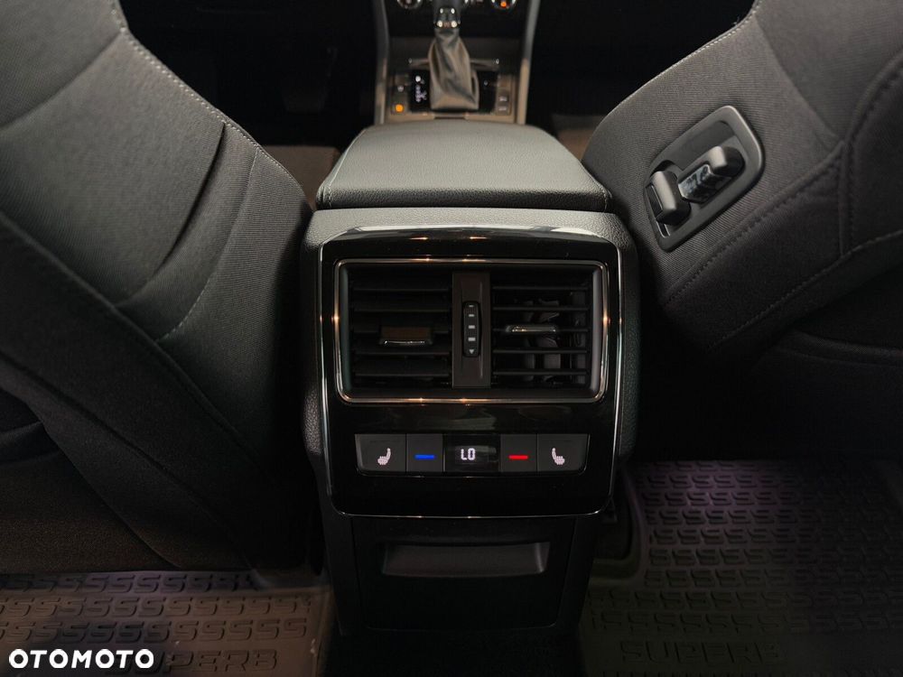 Skoda Superb 2.0 TDI SCR Style DSG - 20