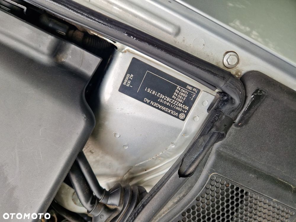 Volkswagen Passat 1.6 - 9