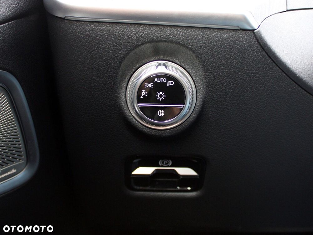 Mercedes-Benz Klasa C - 36