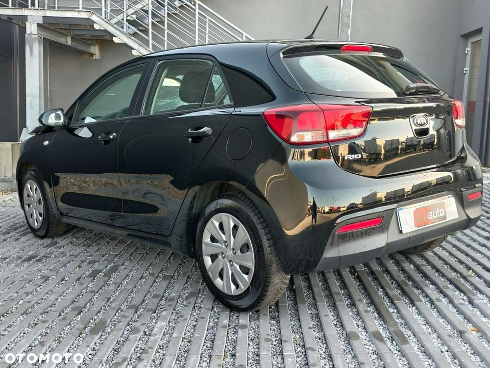 Kia Rio - 5