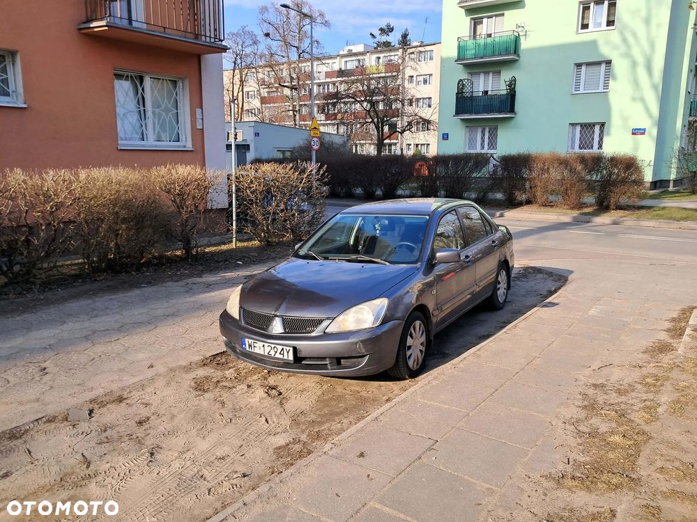 Mitsubishi Lancer 1.6 Invite - 1