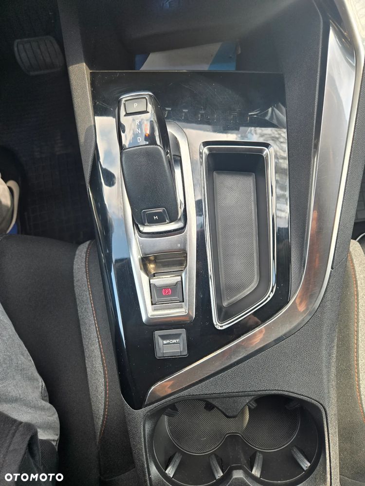 Peugeot 3008 1.6 BlueHDi Active S&S EAT6 - 9