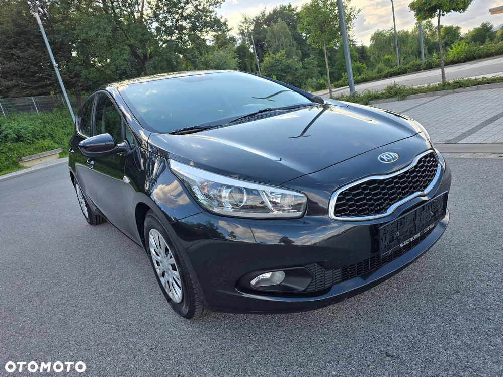 Kia Ceed - 34
