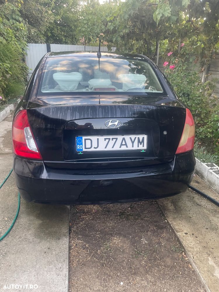Hyundai Accent MC 1.6 DOHC 4DR GL STYLE - 4