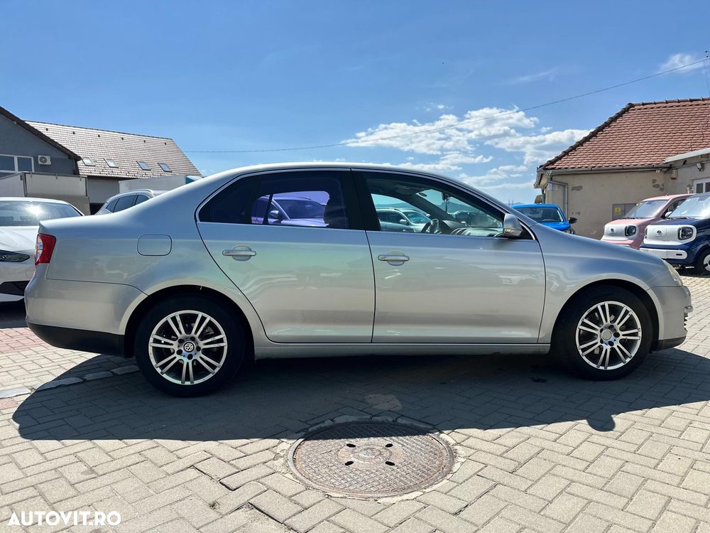 Volkswagen Jetta 1.9 TDI Comfortline - 14