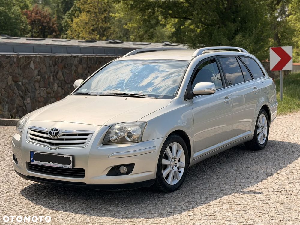 Toyota Avensis 1.8 VVT-i Luna - 26