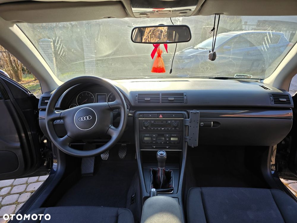 Audi A4 Limousine - 13