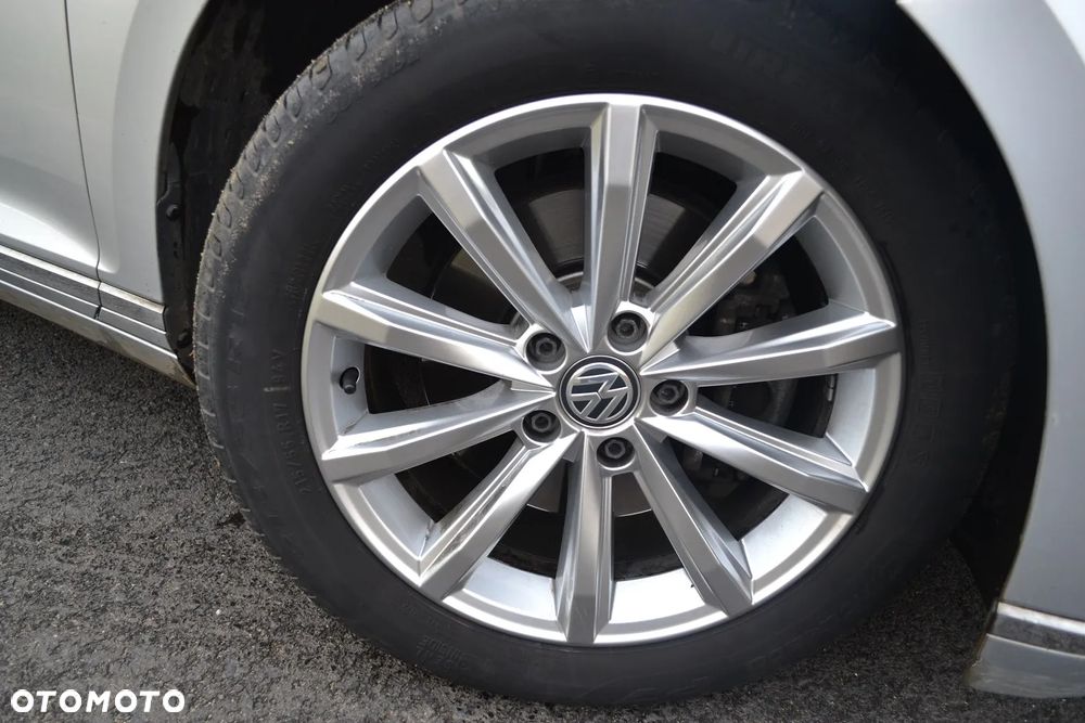 Volkswagen Passat 2.0 TDI (BlueMotion Technology) Highline - 17