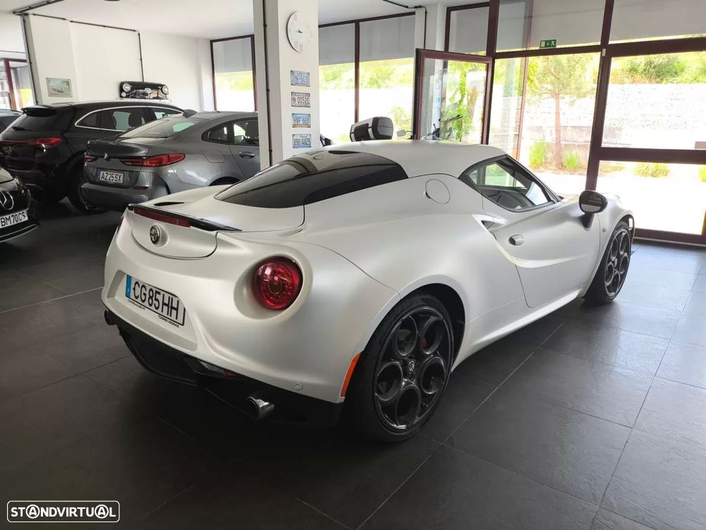 Alfa Romeo 4C - 5