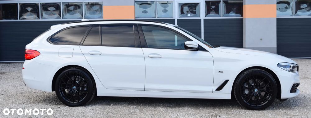 BMW Seria 5 525d Sport Line - 13