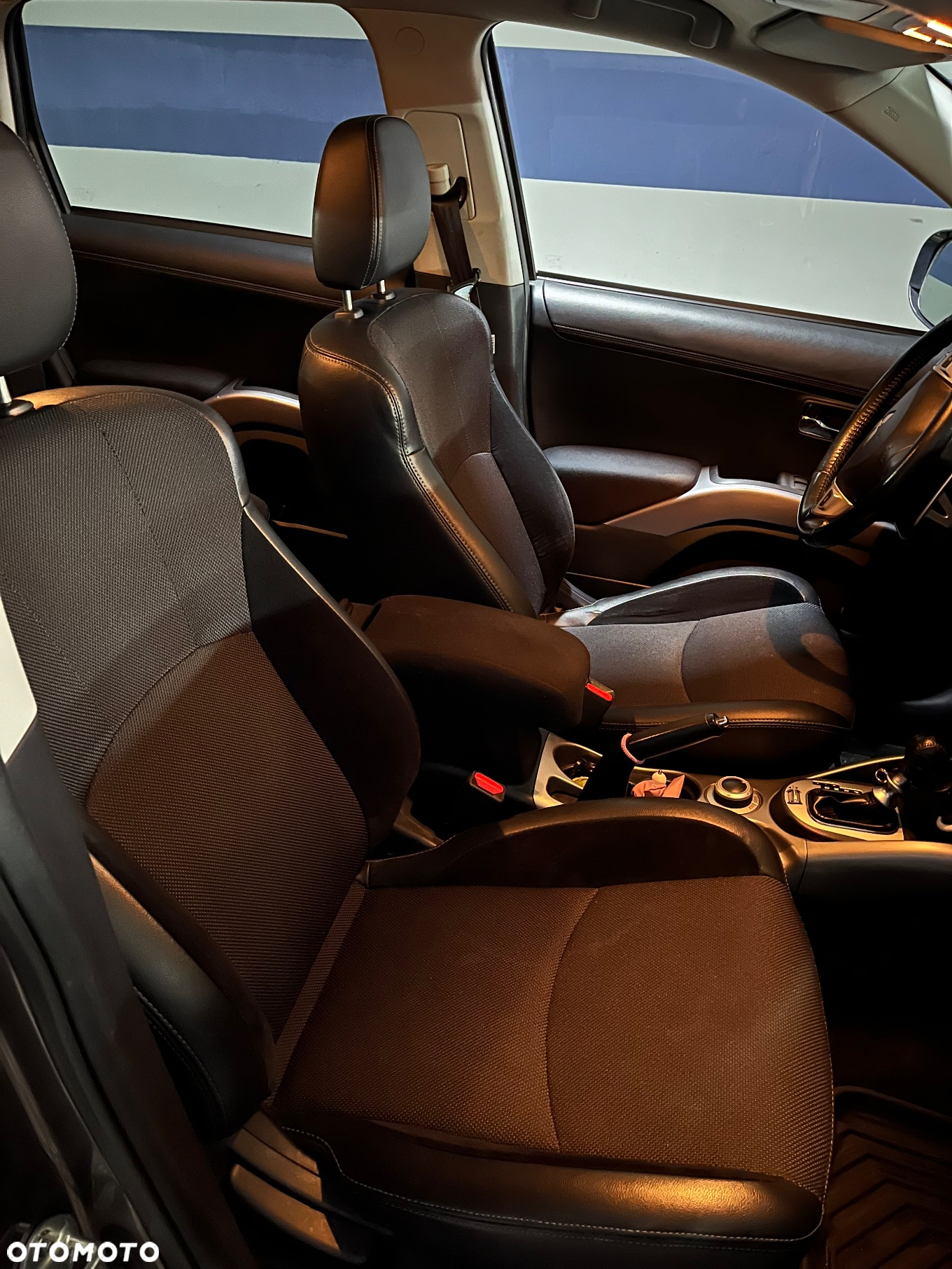 Mitsubishi Outlander 2.2 DI-D 4WD TC-SST Intense - 14