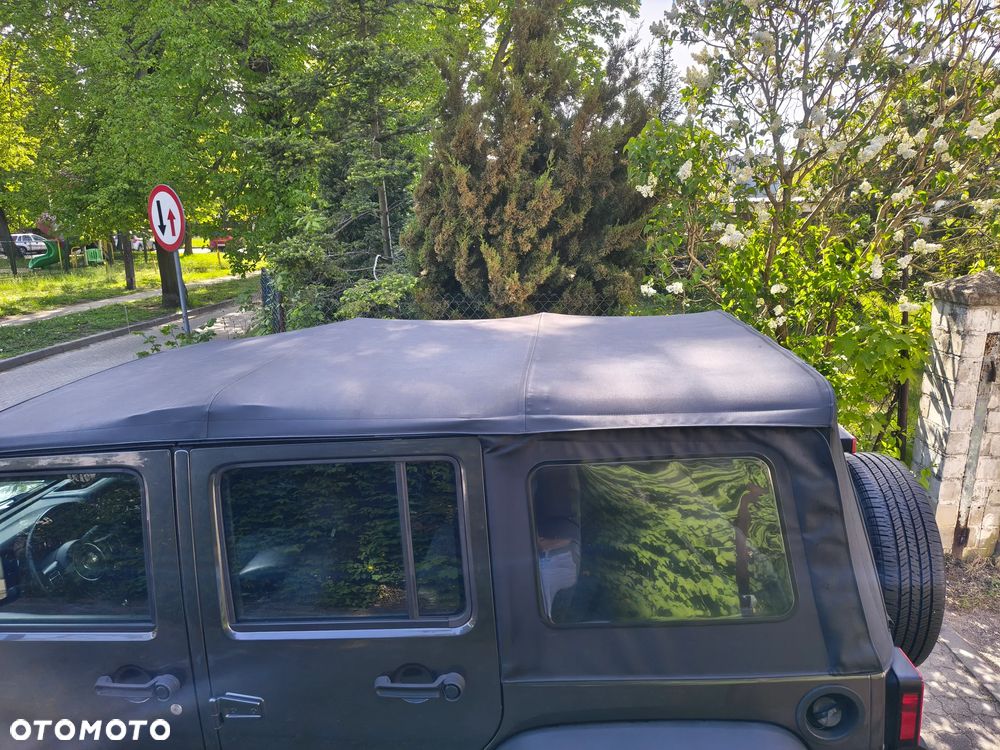 Jeep Wrangler - 16