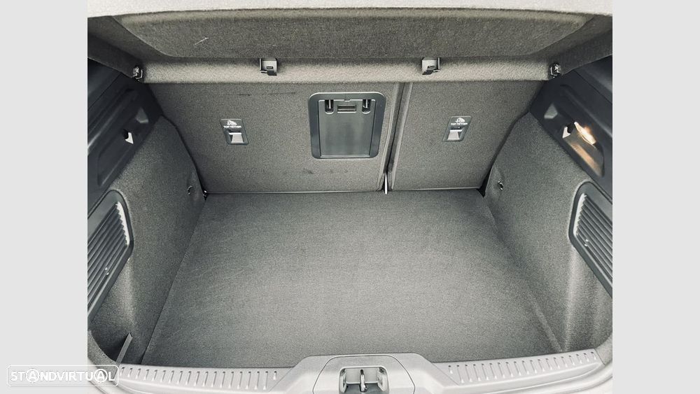 Ford Focus 1.0 EcoBoost MHEV ST-Line X - 17