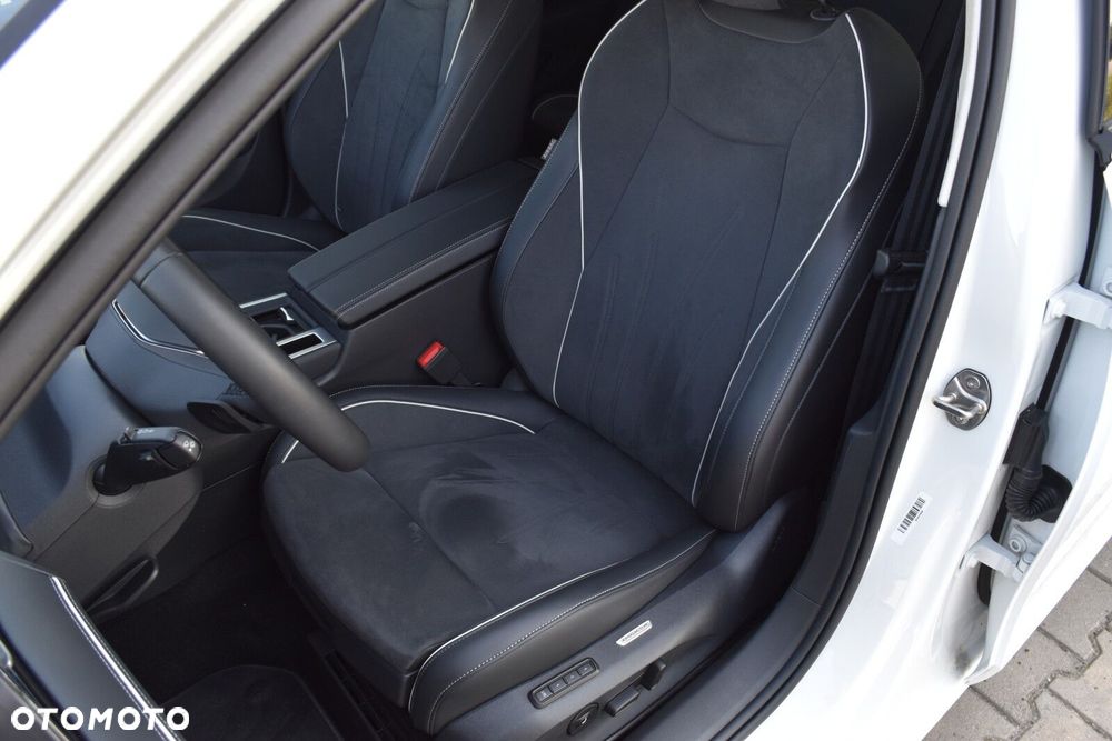 Volkswagen Passat - 30