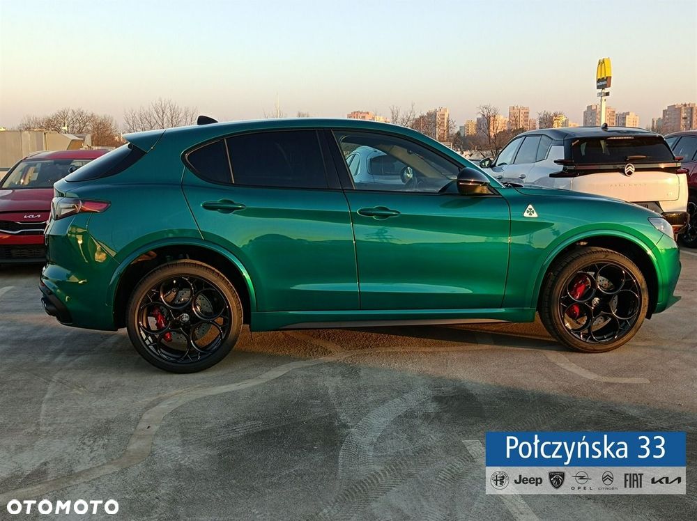 Alfa Romeo Stelvio - 14