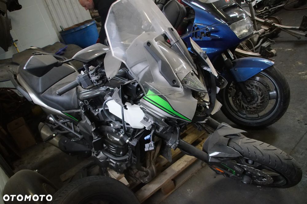 Motocykl na części 692106889 Kawasaki Versys 1000 rocznik 2024 silnik skrzynia wahacz siedzenie rama rozrusznik skup motocykli motorowerów - 4