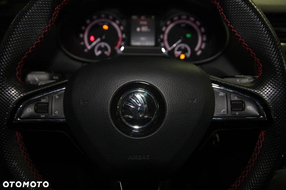 Skoda Octavia 2.0 TDI 4x4 RS Challenge DSG - 23