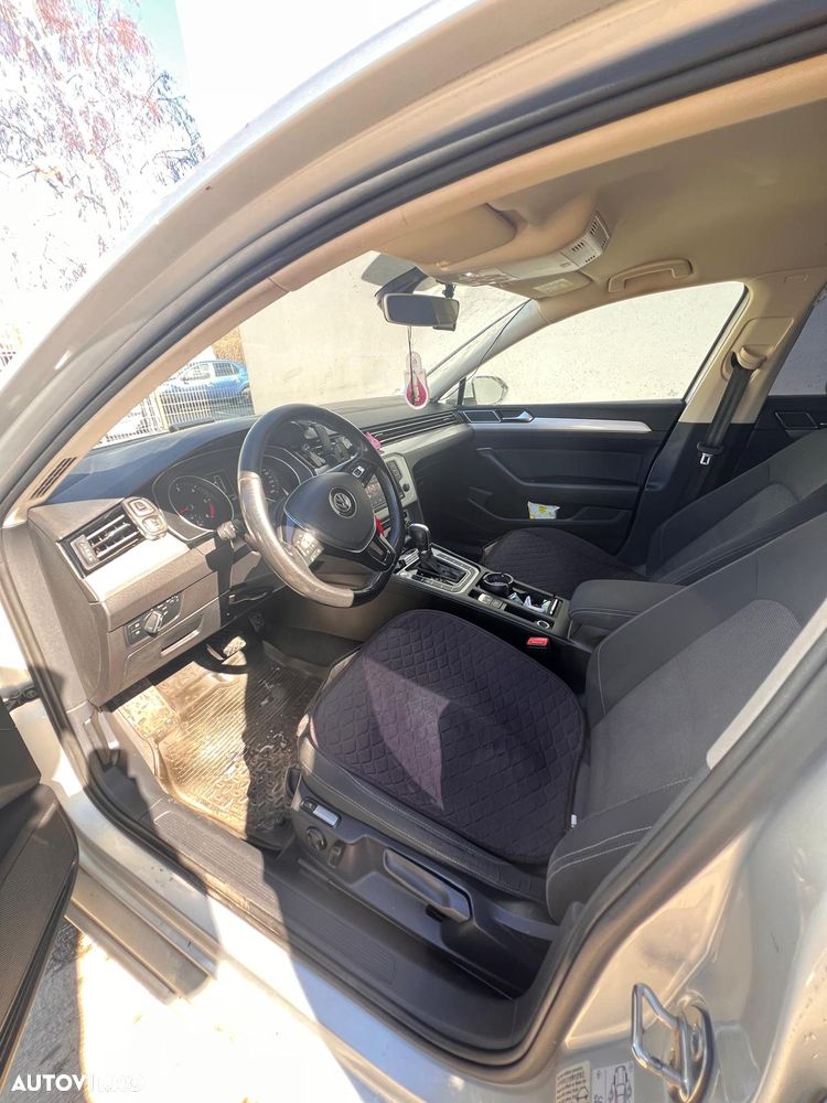 Volkswagen Passat 2.0 TDI DSG (BlueMotion Technology) Comfortline - 9