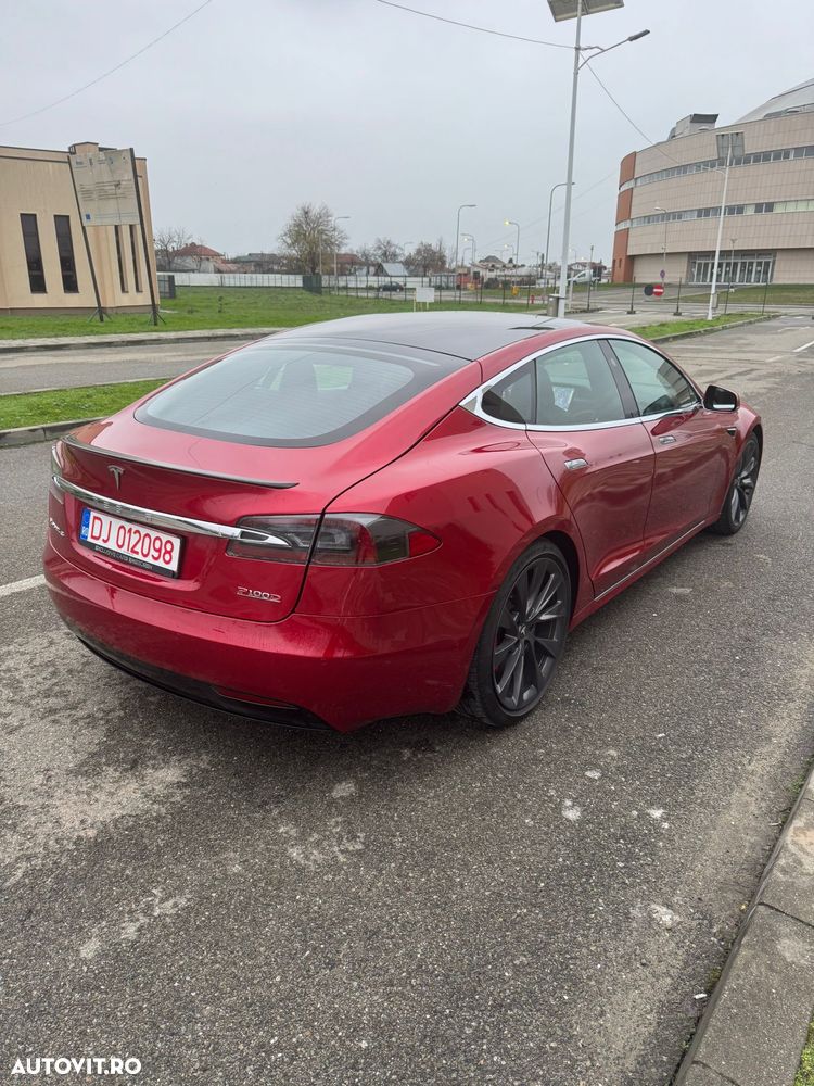 Tesla Model S - 5