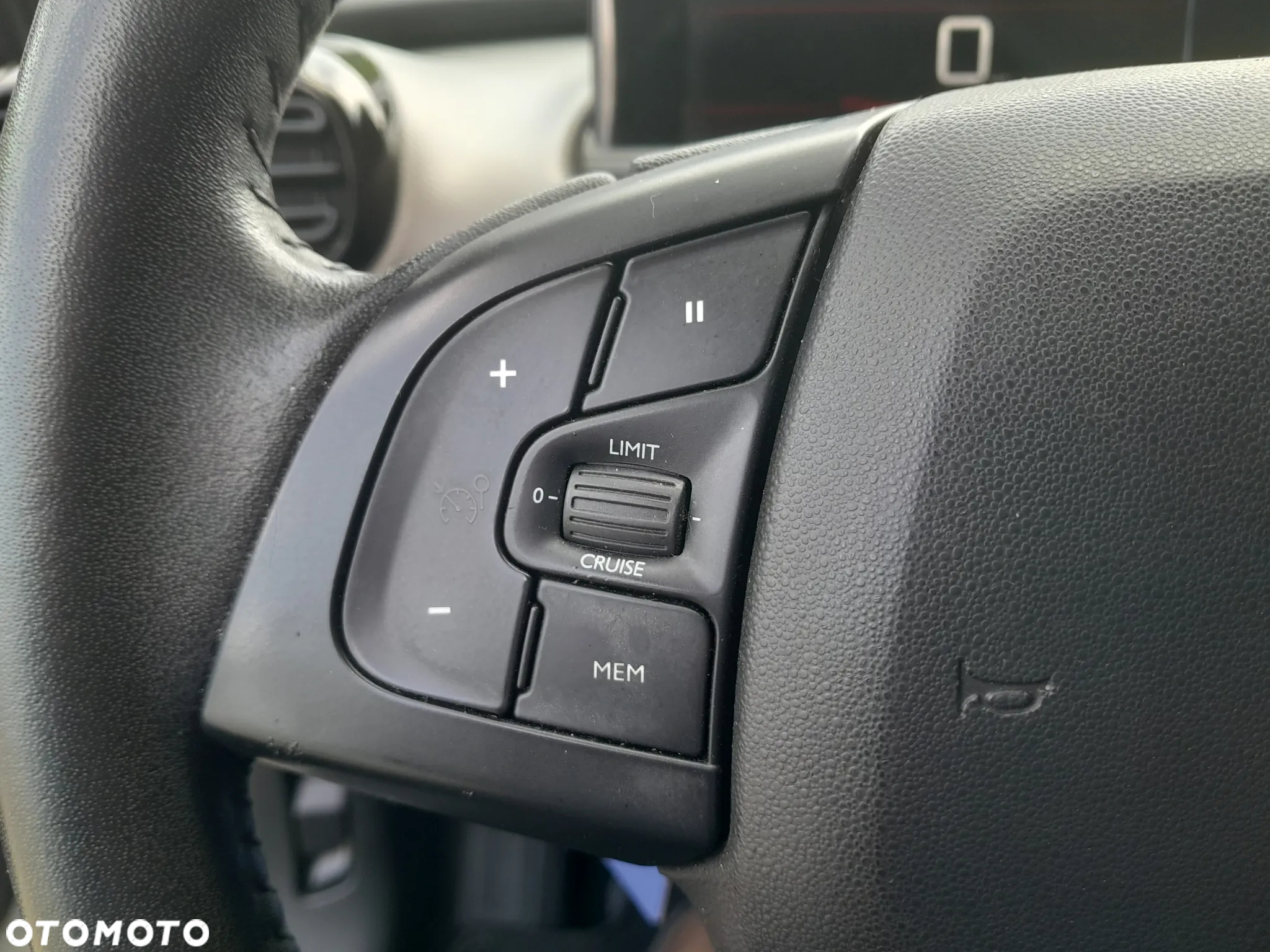 Citroën C4 Cactus 1.2 PureTech Feel Edition S&S - 33