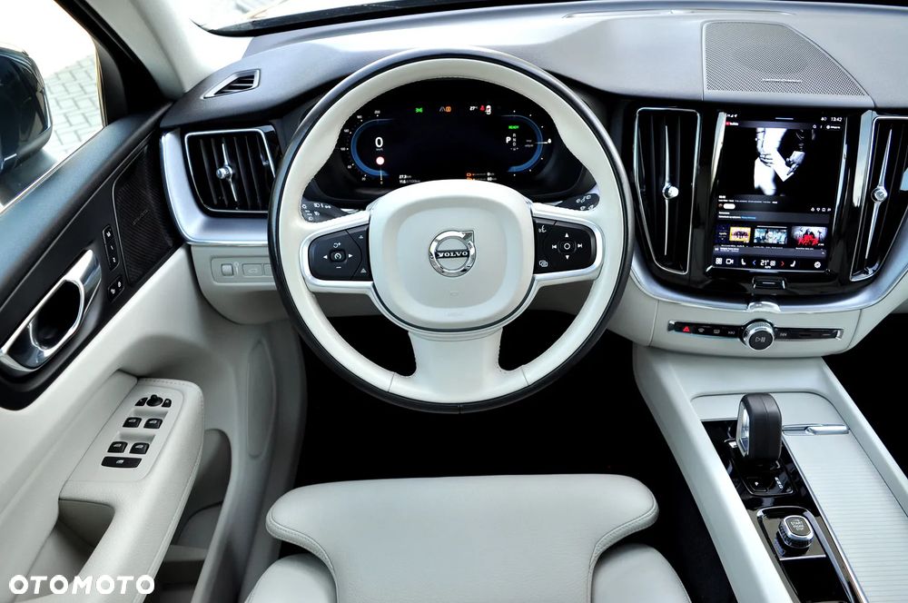 Volvo XC 60 T6 AWD Recharge Geartronic Inscription - 18