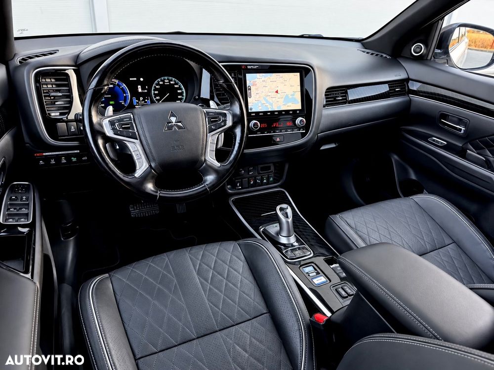 Mitsubishi Outlander - 21