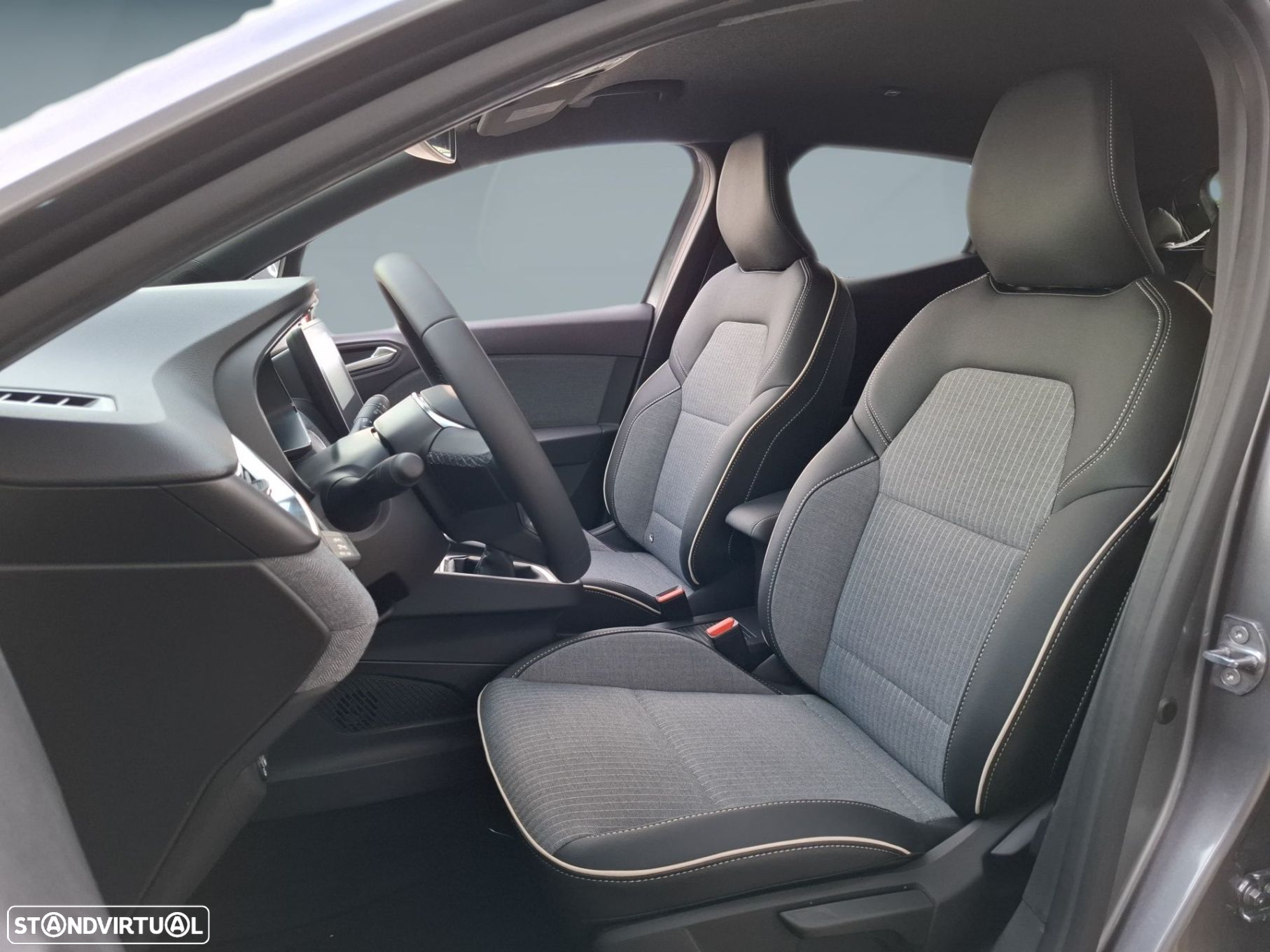 Renault Clio 1.0 TCe Techno Bi-Fuel - 11