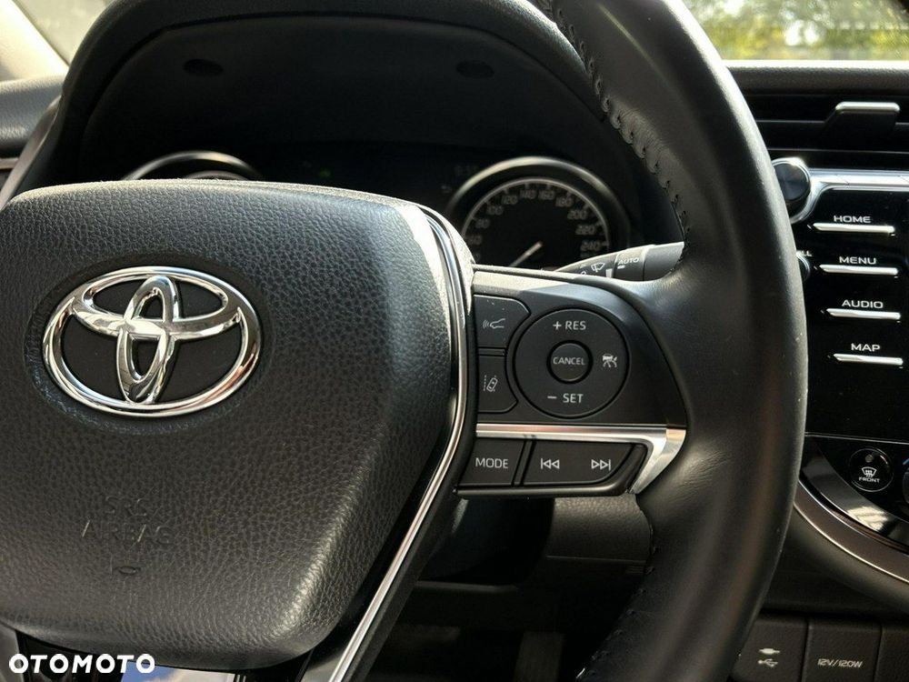 Toyota Camry 2.5 Hybrid Comfort CVT - 23