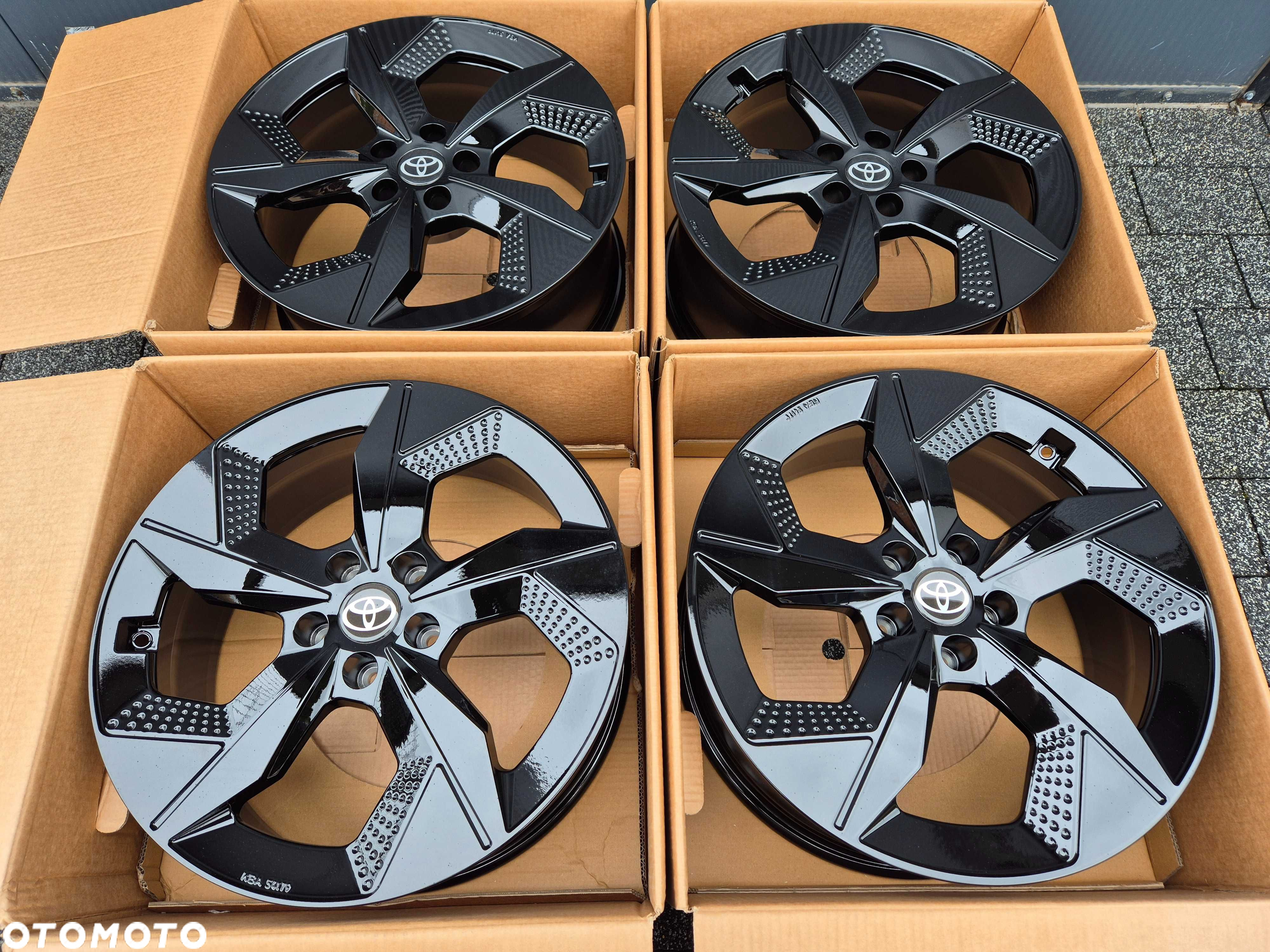 Felgi 19 do TOYOTA RAV4 Camry CH-R Corolla Auris Avensis bZ4X 5x114,3 - 4