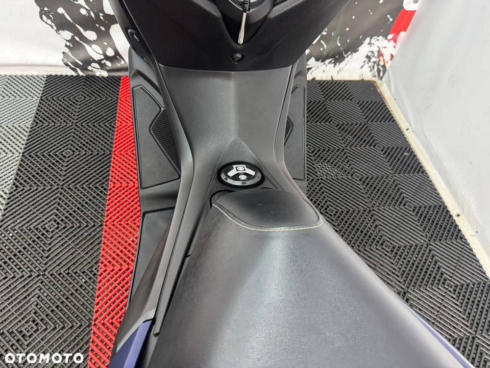 Yamaha NMAX - 20