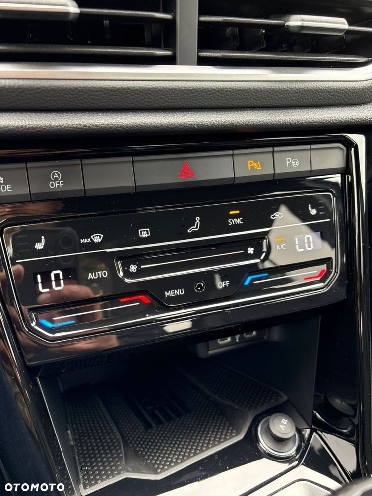 Volkswagen T-Roc - 24