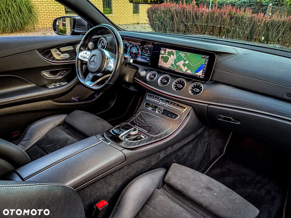Mercedes-Benz Klasa E 220 d Coupe 4-Matic 9G-TRONIC - 28