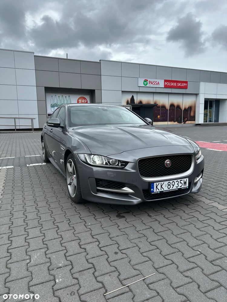 Jaguar XE 20d R-Sport - 24