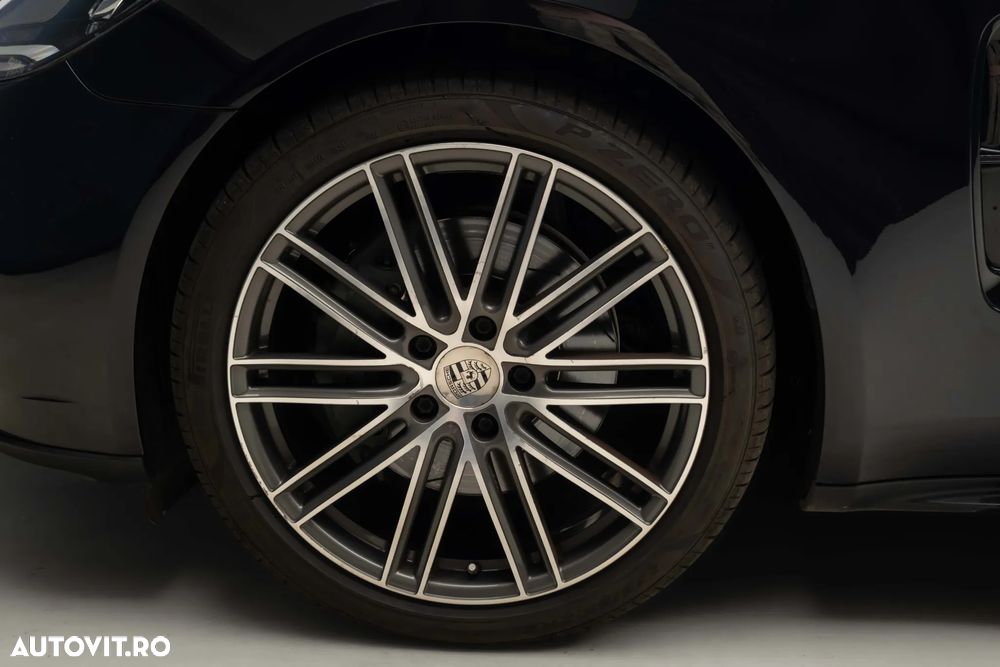 Porsche Panamera 4S - 4