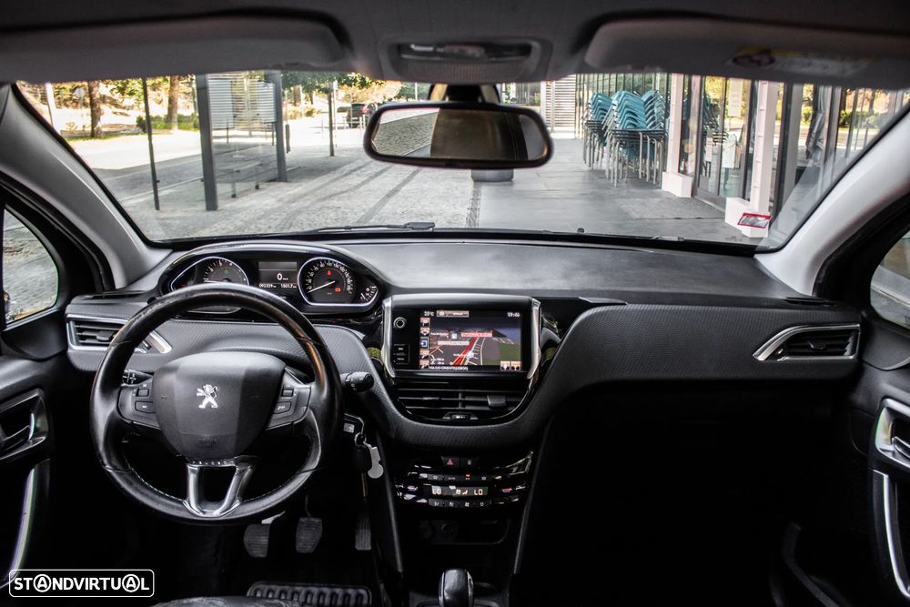 Peugeot 2008 1.2 PureTech Allure - 25