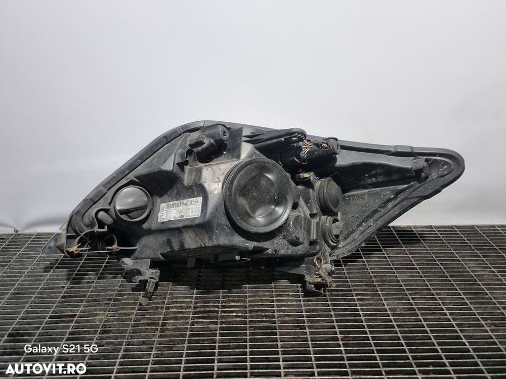 Far Dreapta Ford Kuga 2008 - 2010 SUV 4 Usi (1454) Fara xenon O clema rupta - 3