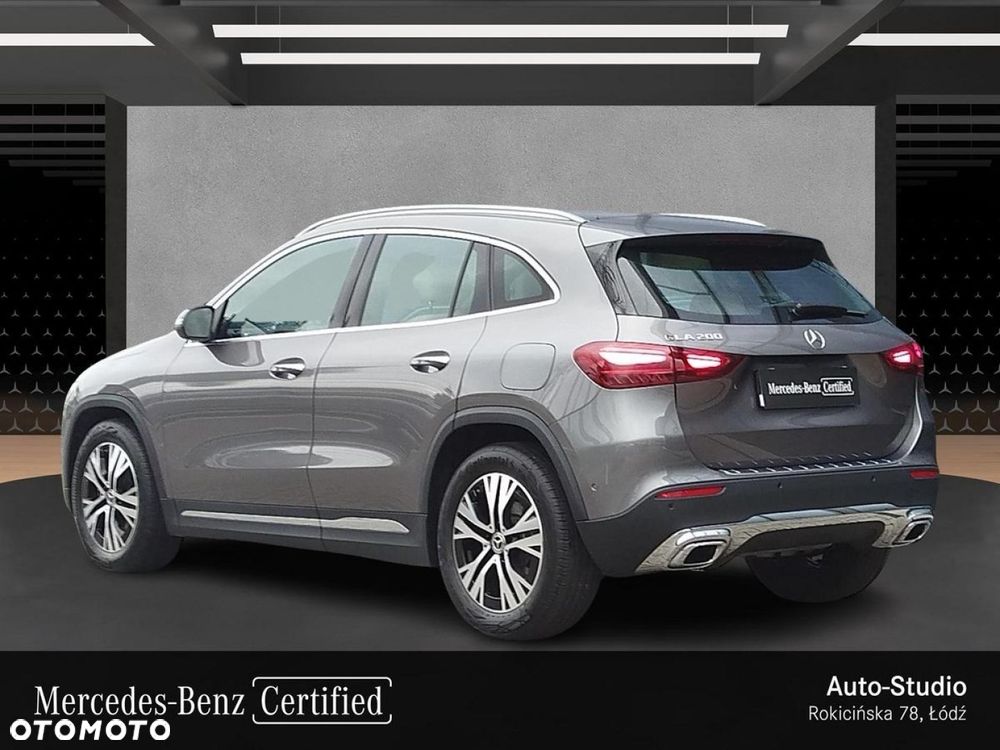 Mercedes-Benz GLA - 4