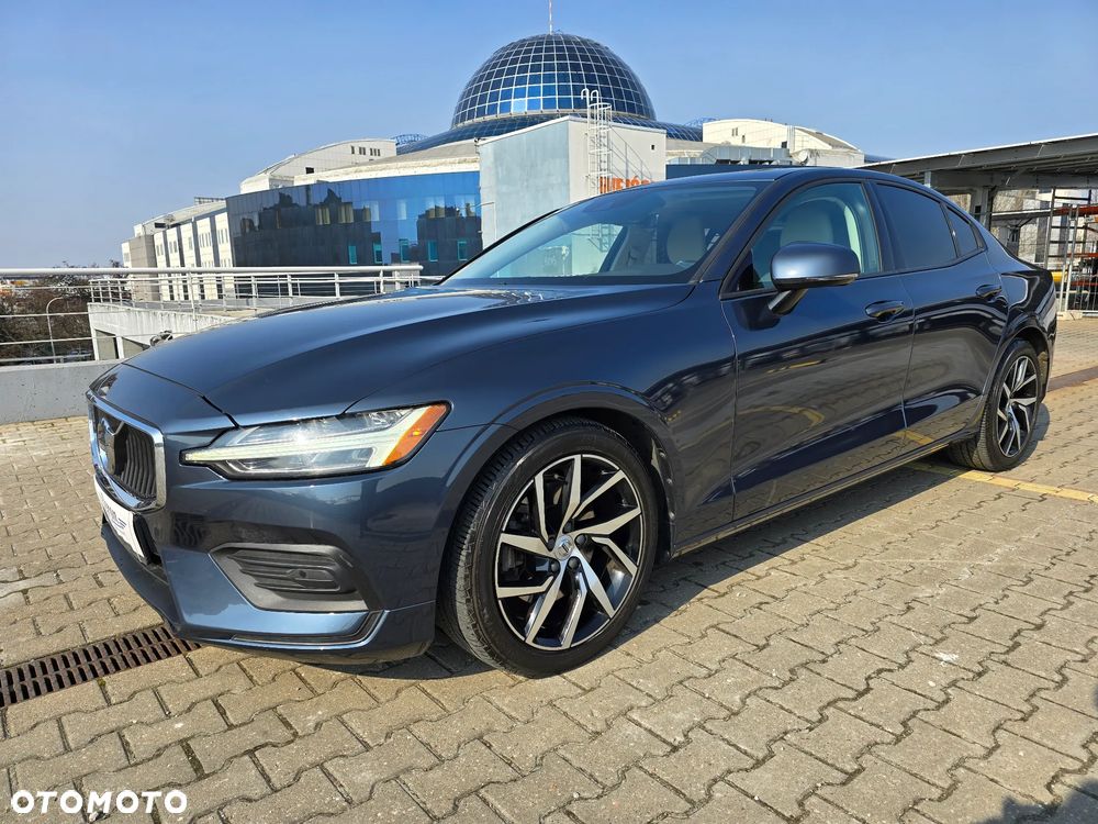 Volvo S60 T5 Momentum Pro - 1