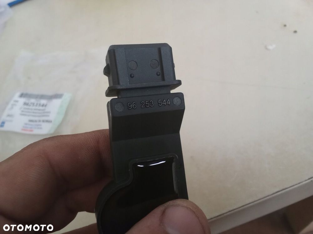 CZUJNIK POŁOŻENIA WAŁKA ROZRZĄDU OPEL ORG NOWY 96253544 - 4