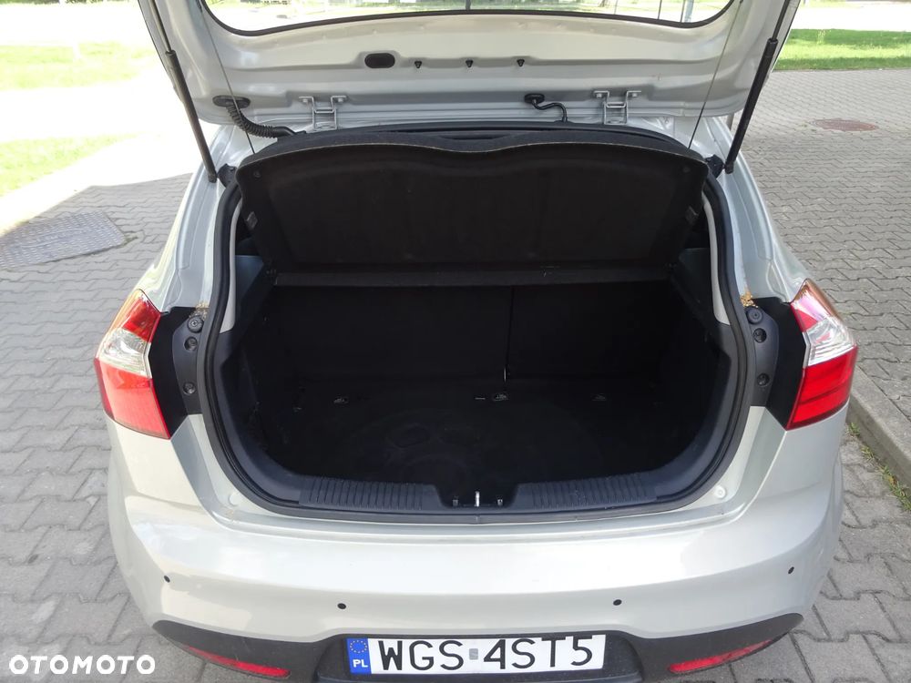 Kia Rio 1.1 crdi L - 23