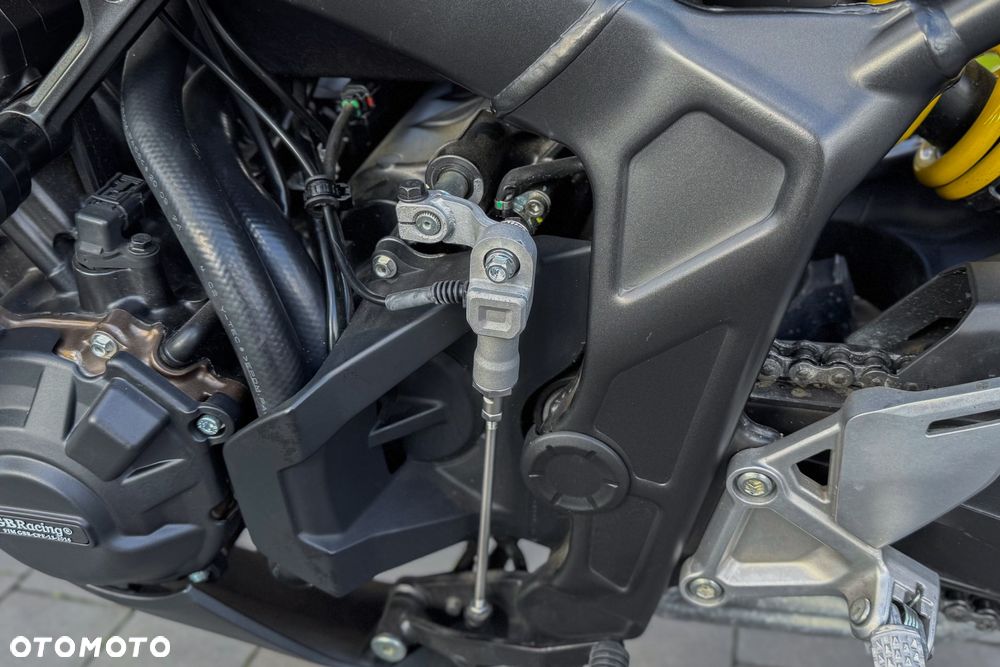 Honda CBR - 28