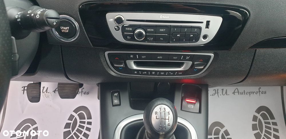 Renault Scenic ENERGY TCe 115 Bose Edition - 17