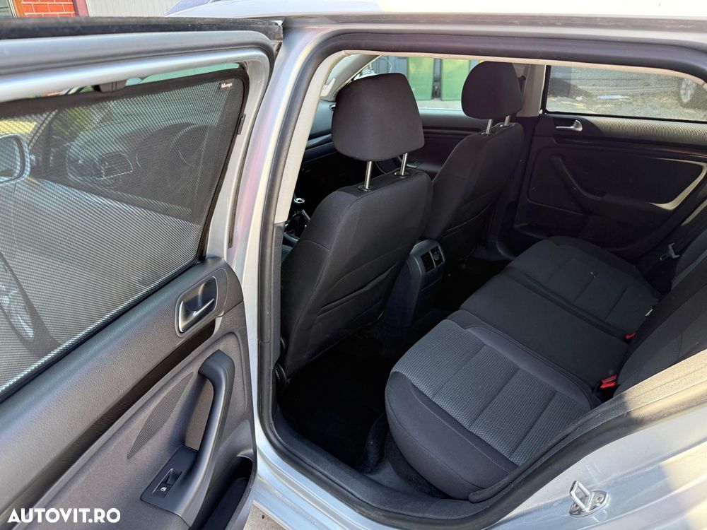 Volkswagen Golf - 23