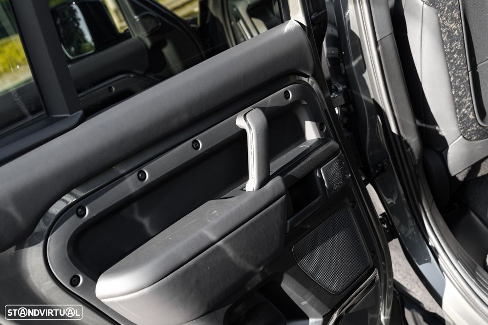 Land Rover Defender 4.4 P635 110 AWD Octa Edition One - 29