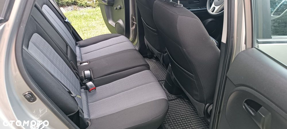 Kia Venga - 14