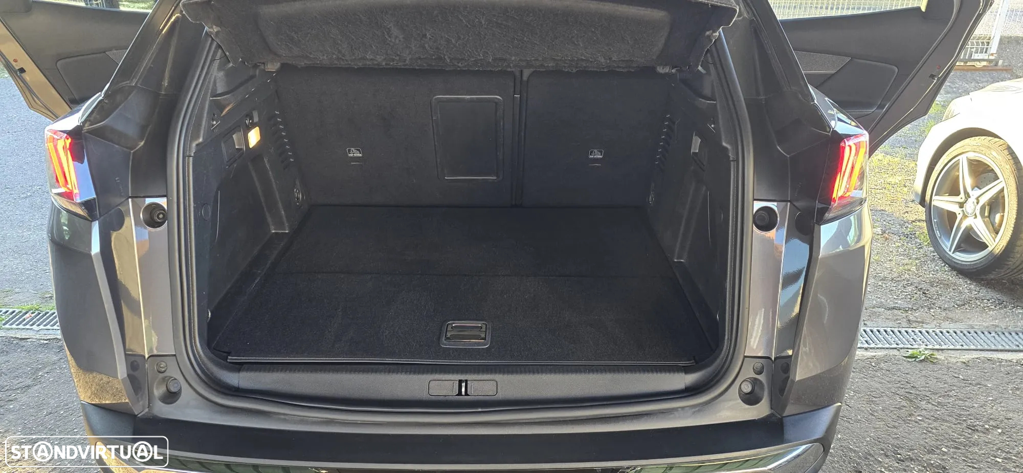 Peugeot 3008 1.6 Hybrid Allure Pack e-EAT8 - 38